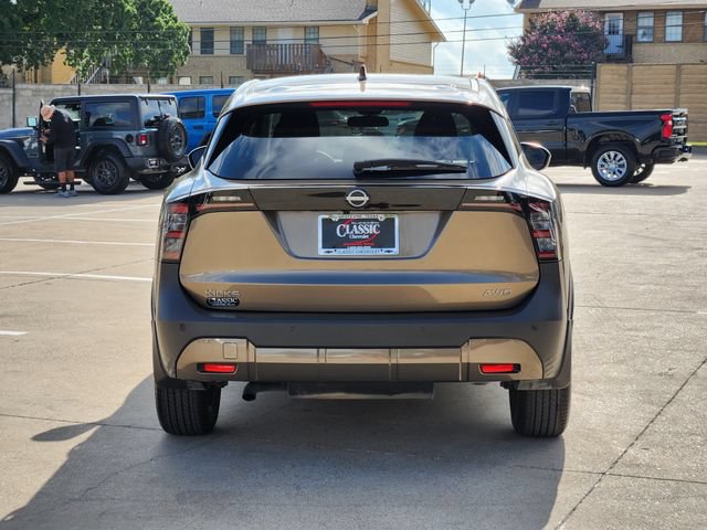 Used 2025 Nissan Kicks SV AWD/4WD image 13