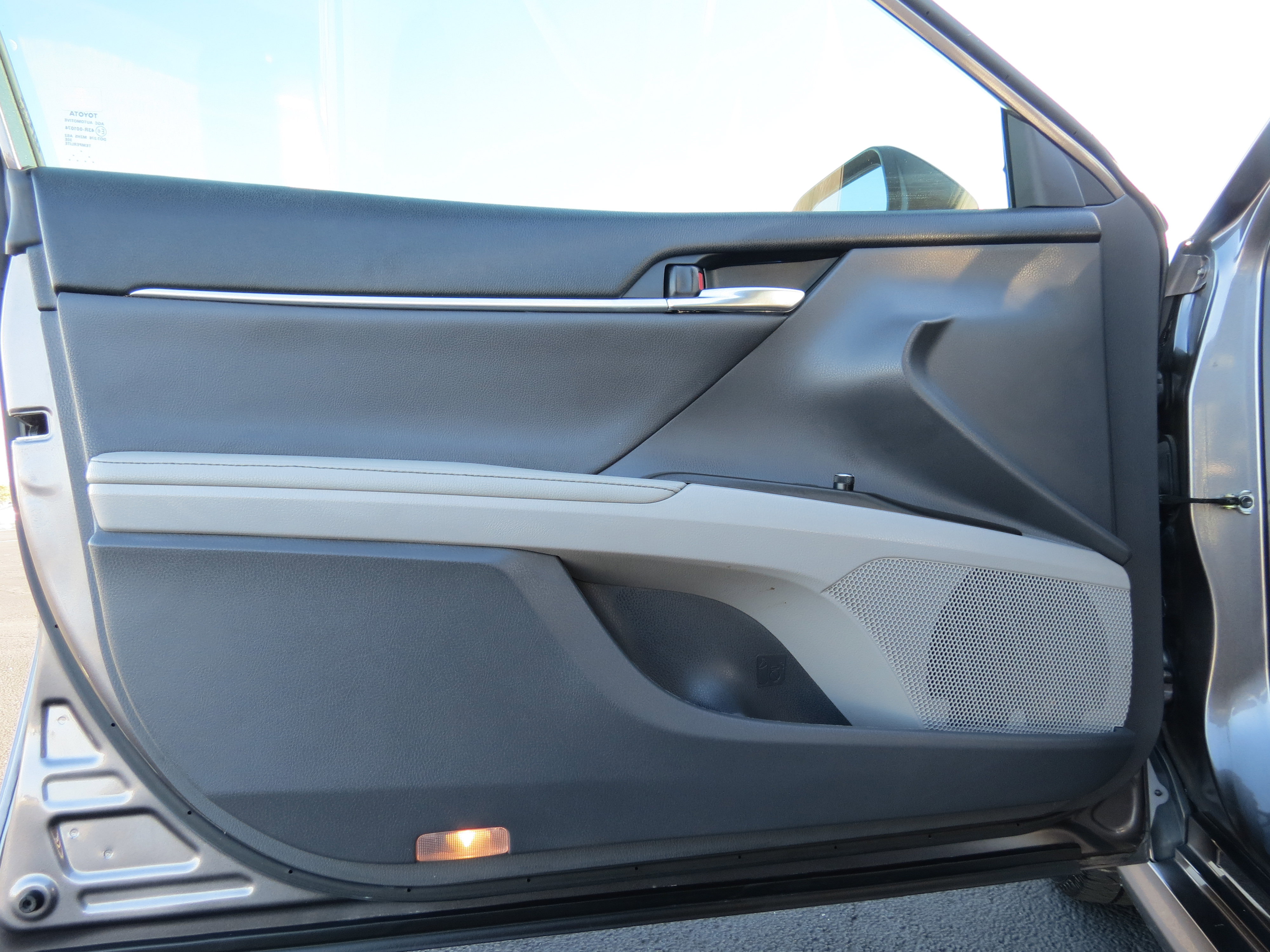 Used 2022 Toyota Camry XLE image 24