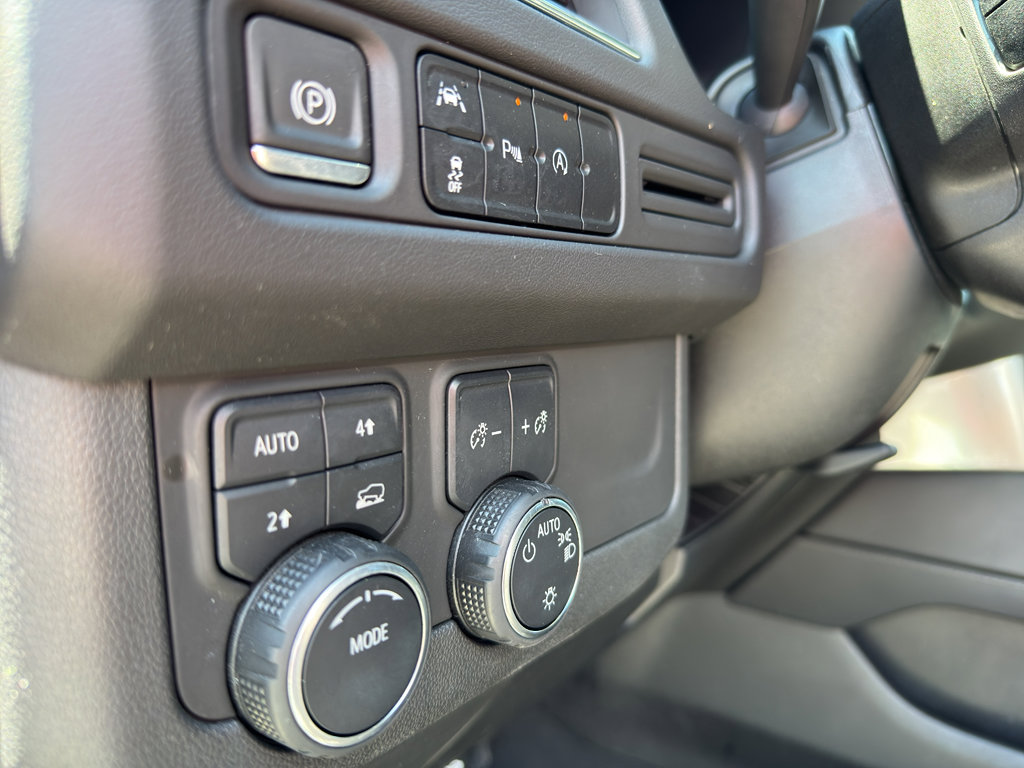 Used 2023 Chevrolet Suburban LT image 14