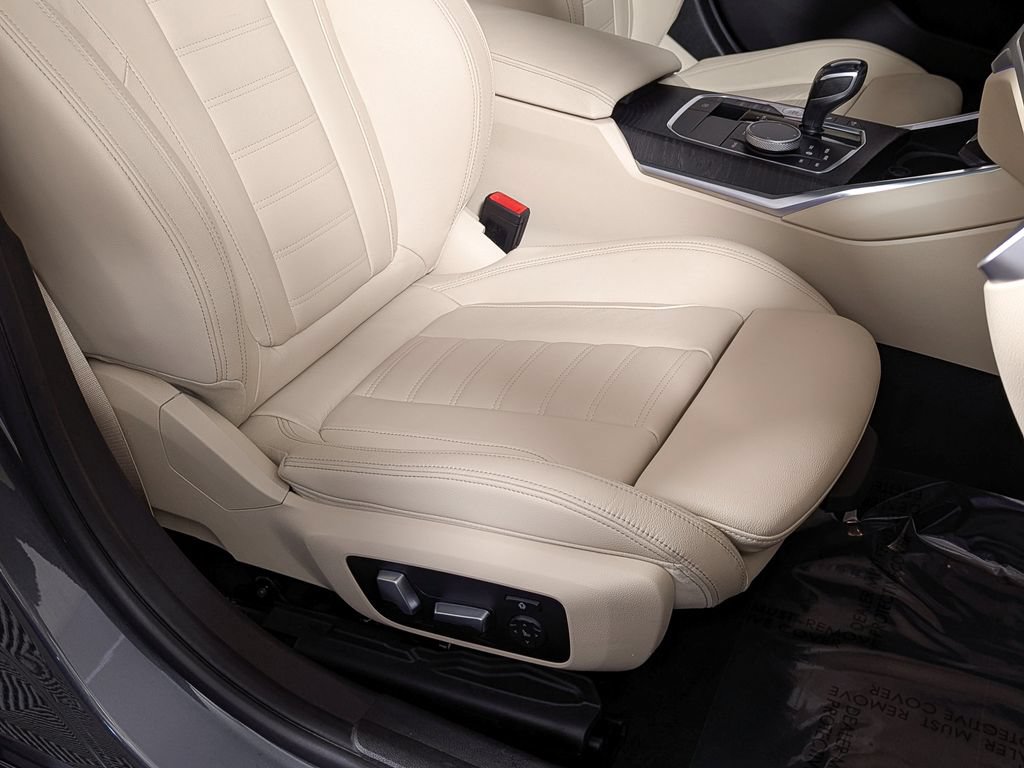 Used 2019 BMW 330i xDrive Sedan w/ Premium Package AWD/4WD image 26