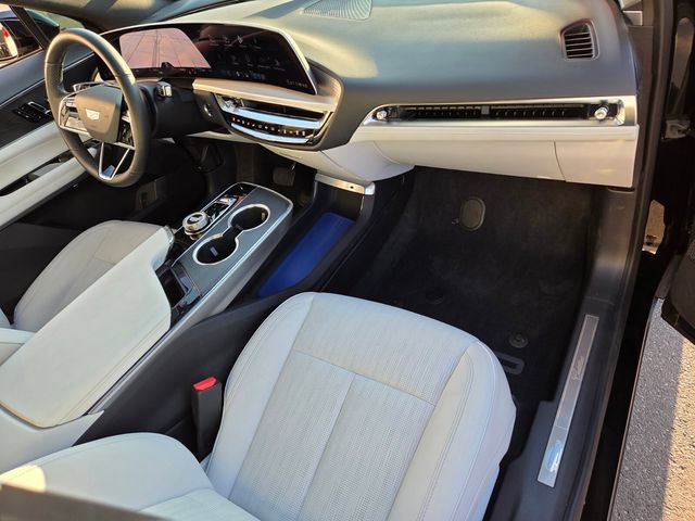 Certified 2025 Cadillac Lyriq Luxury w/ LPO, Floor Liner Package AWD/4WD image 16