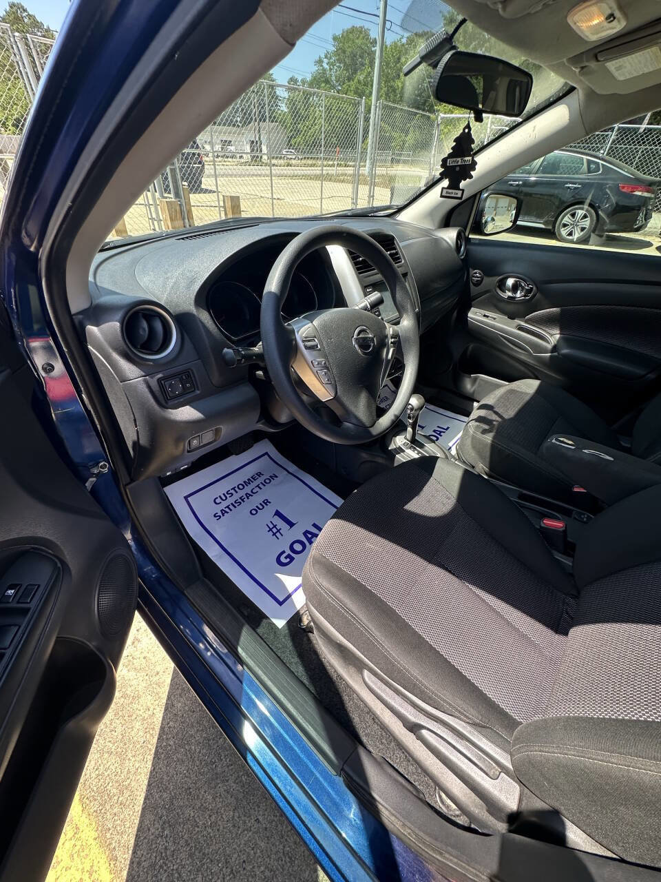 Used 2019 Nissan Versa SV image 8
