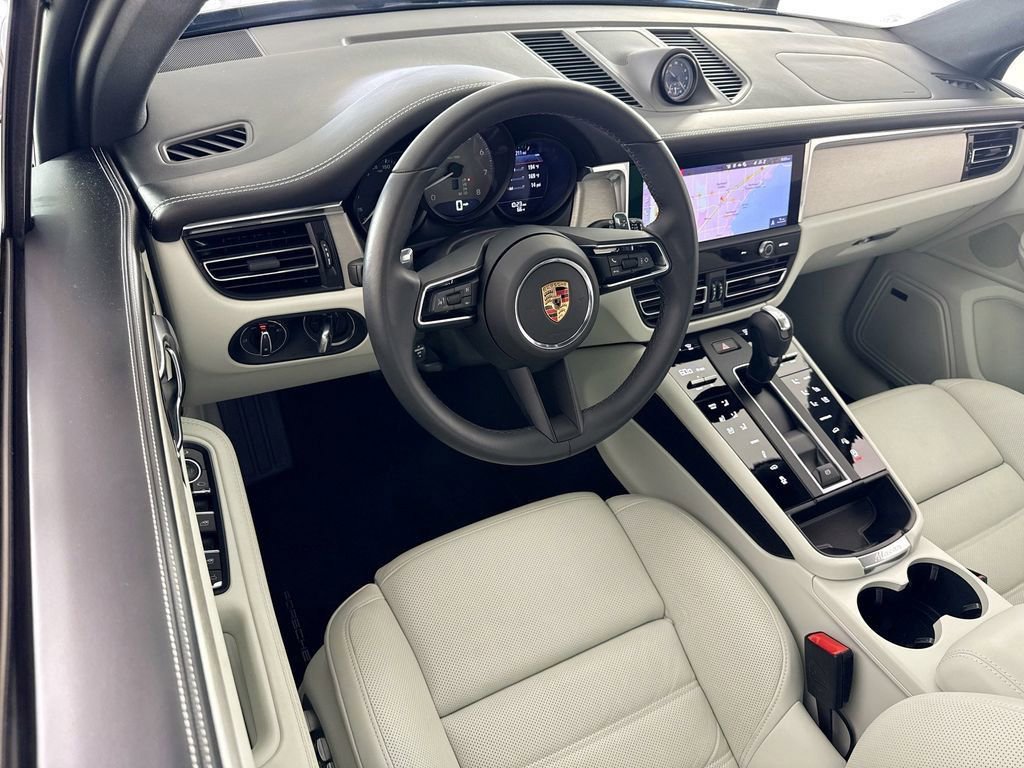 Certified 2025 Porsche Macan S AWD/4WD image 26
