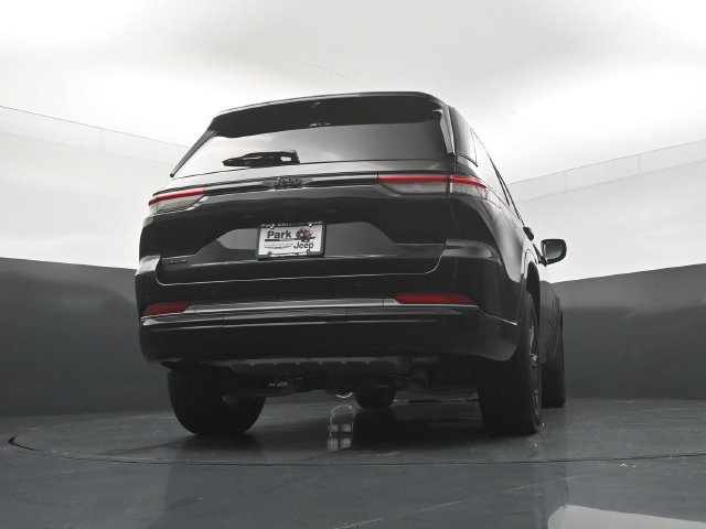 Used 2026 Jeep Grand Cherokee Limited AWD/4WD image 23