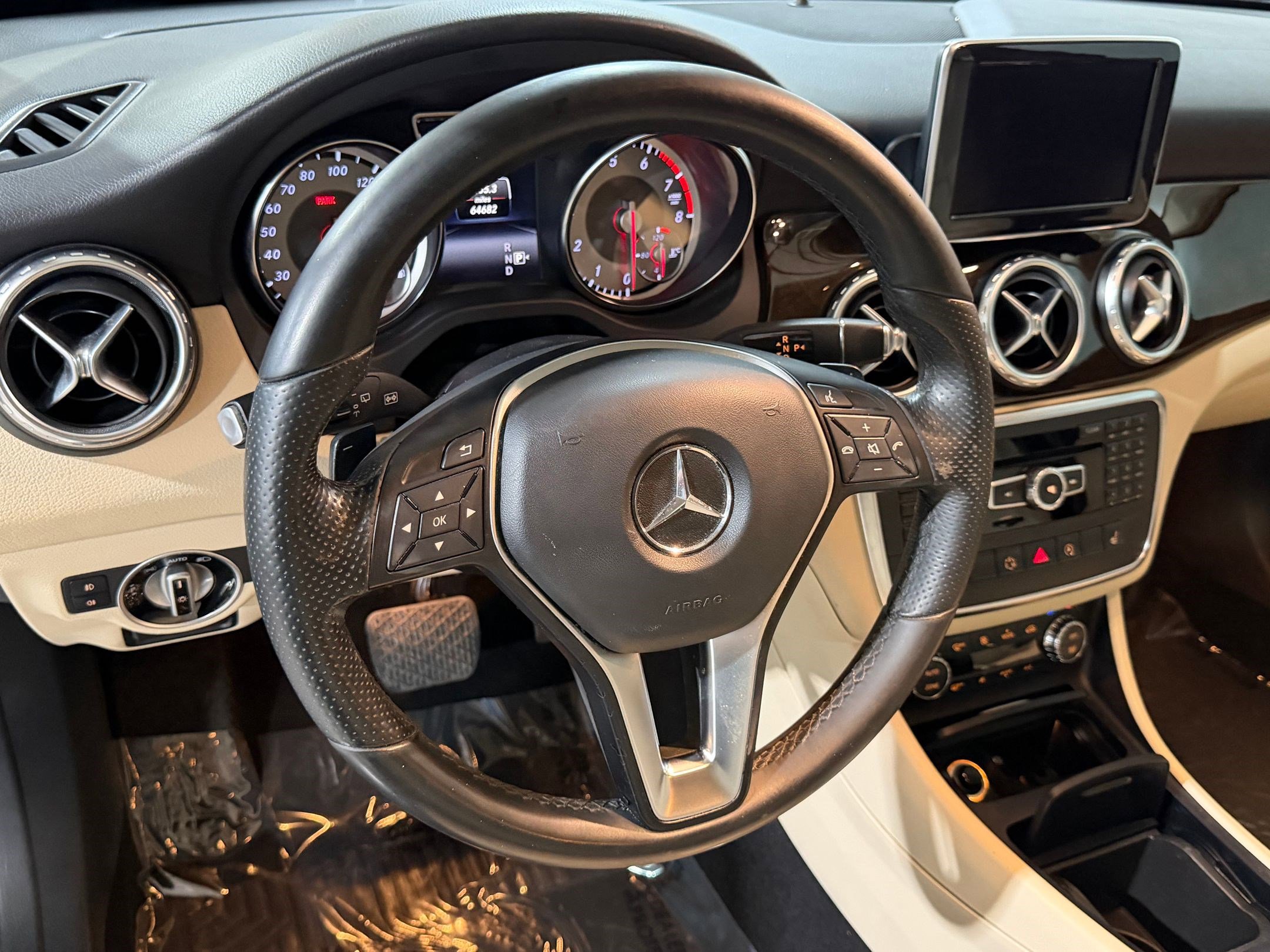 Used 2015 Mercedes-Benz GLA 250 image 14