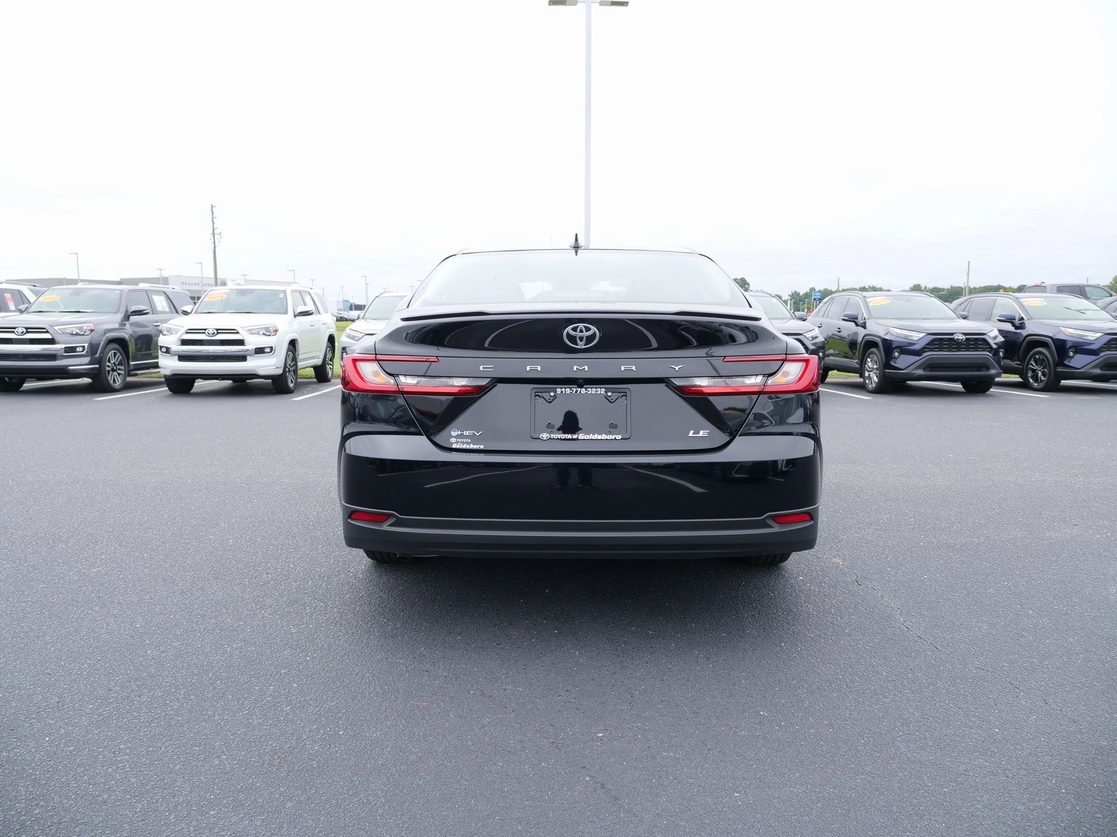 Used 2025 Toyota Camry LE image 5