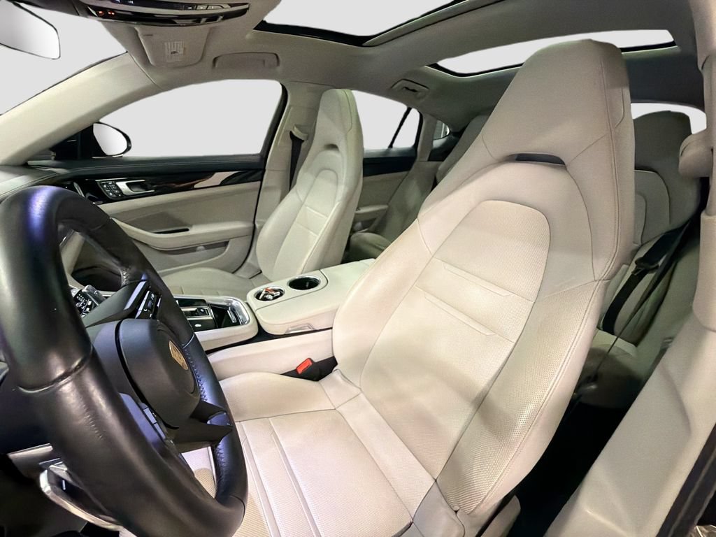 Certified 2021 Porsche Panamera image 5