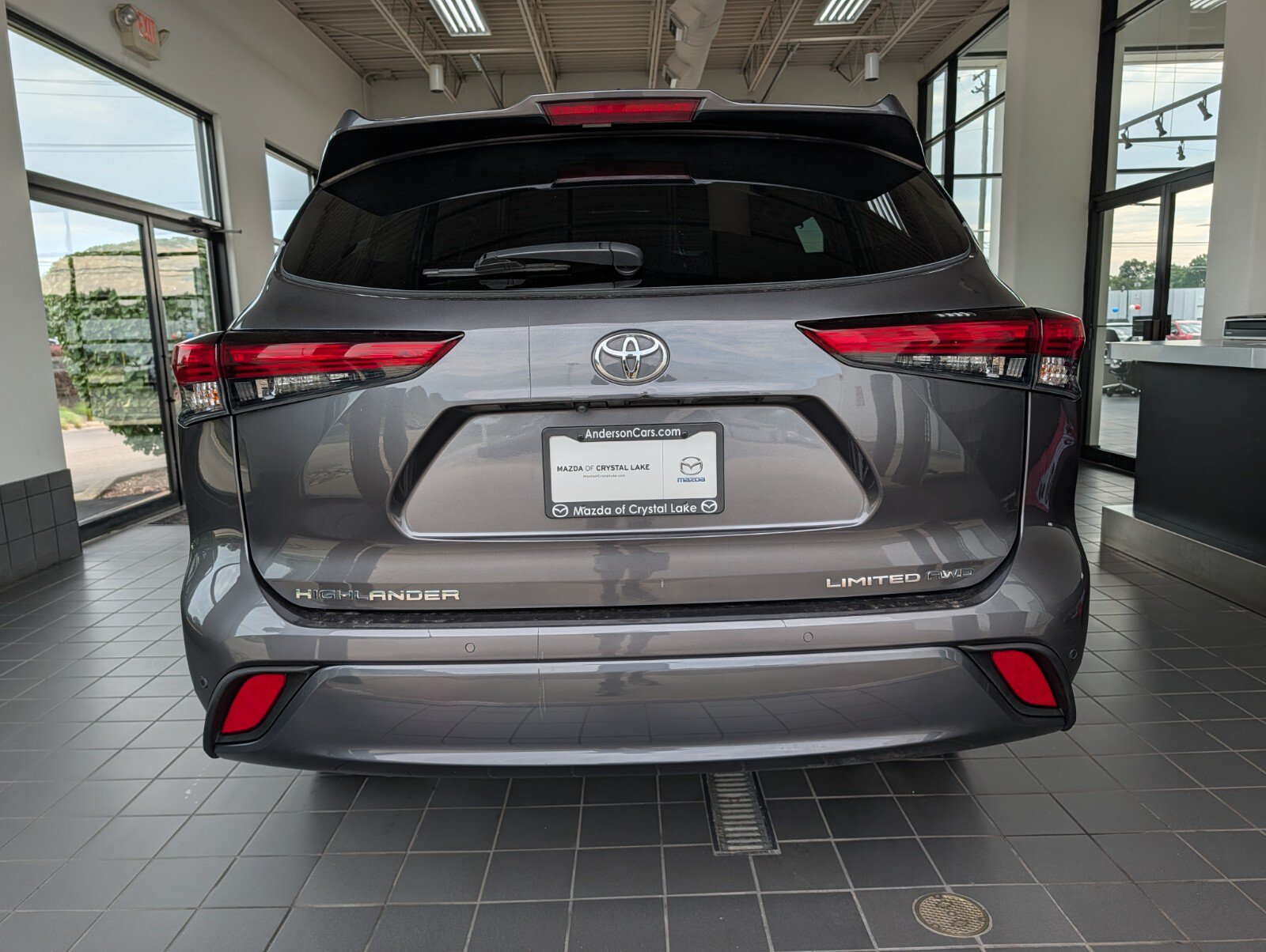 Used 2023 Toyota Highlander Limited AWD/4WD image 3