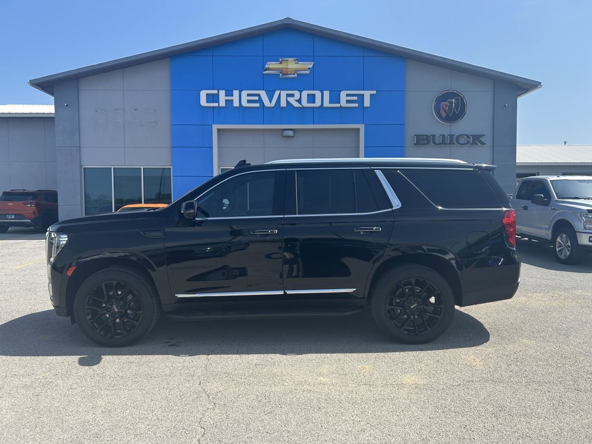 Used 2022 GMC Yukon SLT w/ SLT Luxury Package image 3