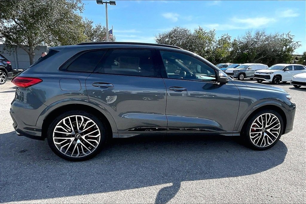 Used 2025 Audi SQ5 Premium Plus image 4