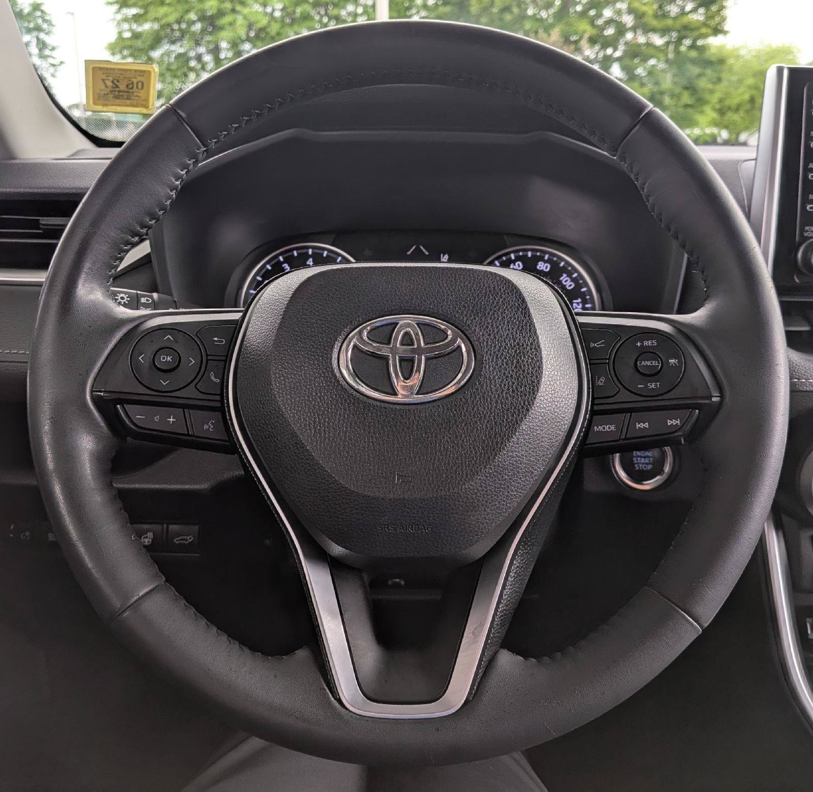 Used 2020 Toyota RAV4 XLE w/ Convenience Package AWD/4WD image 17