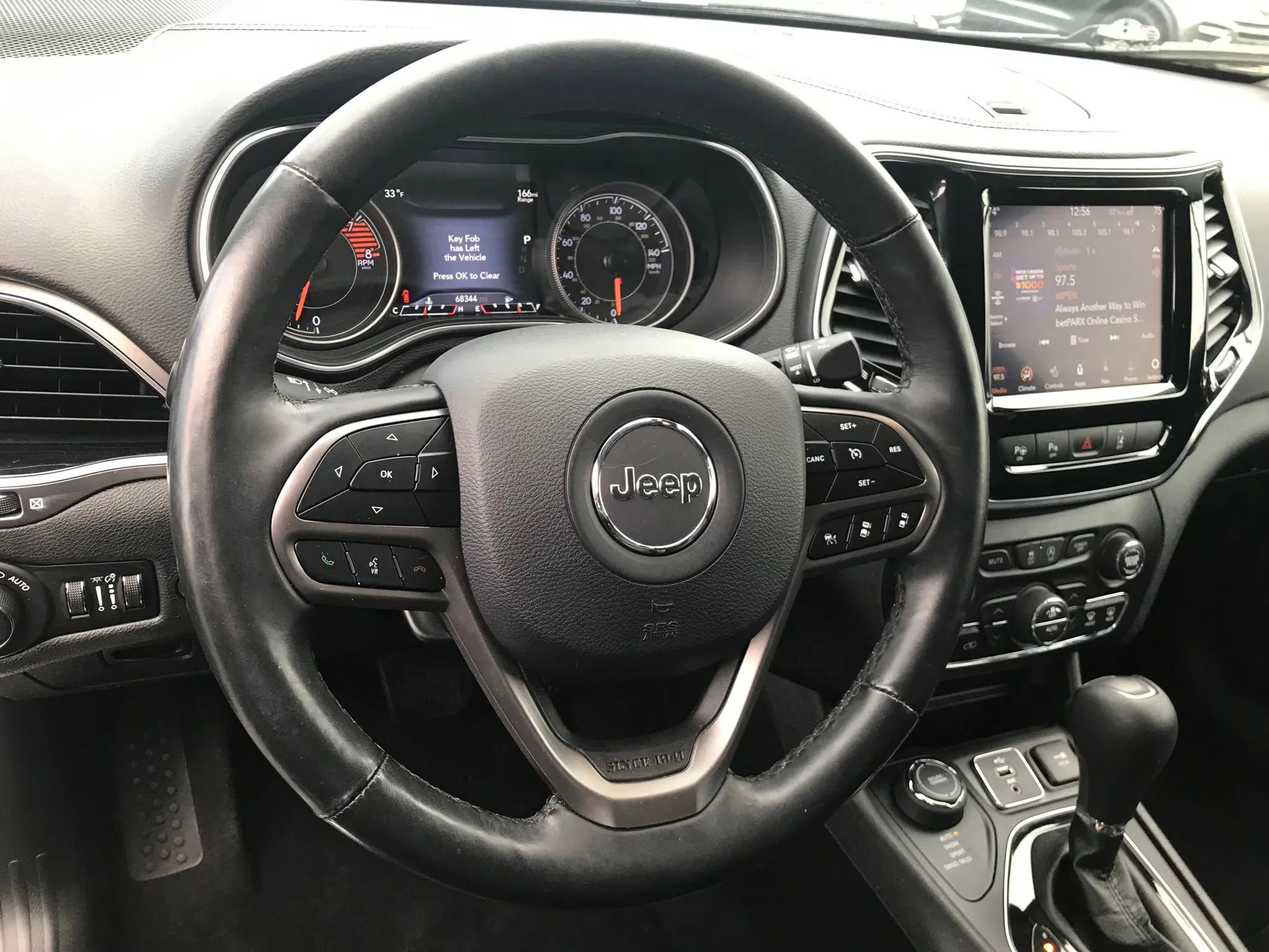 Used 2019 Jeep Cherokee Limited w/ Technology Group image 17