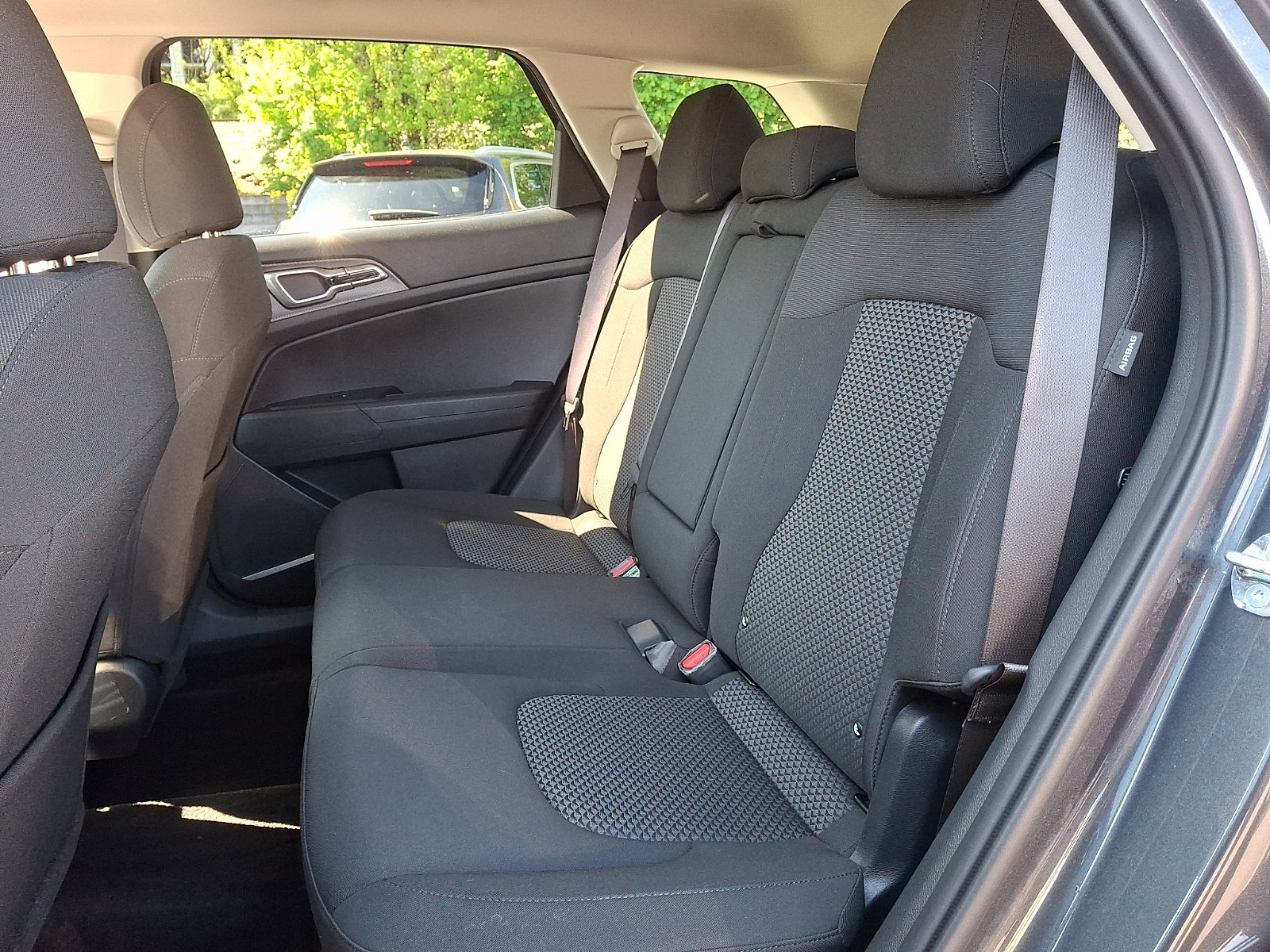 Certified 2025 Kia Sportage LX FWD image 9