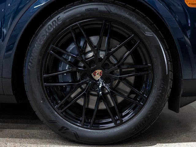 Certified 2025 Porsche Cayenne E-Hybrid image 20