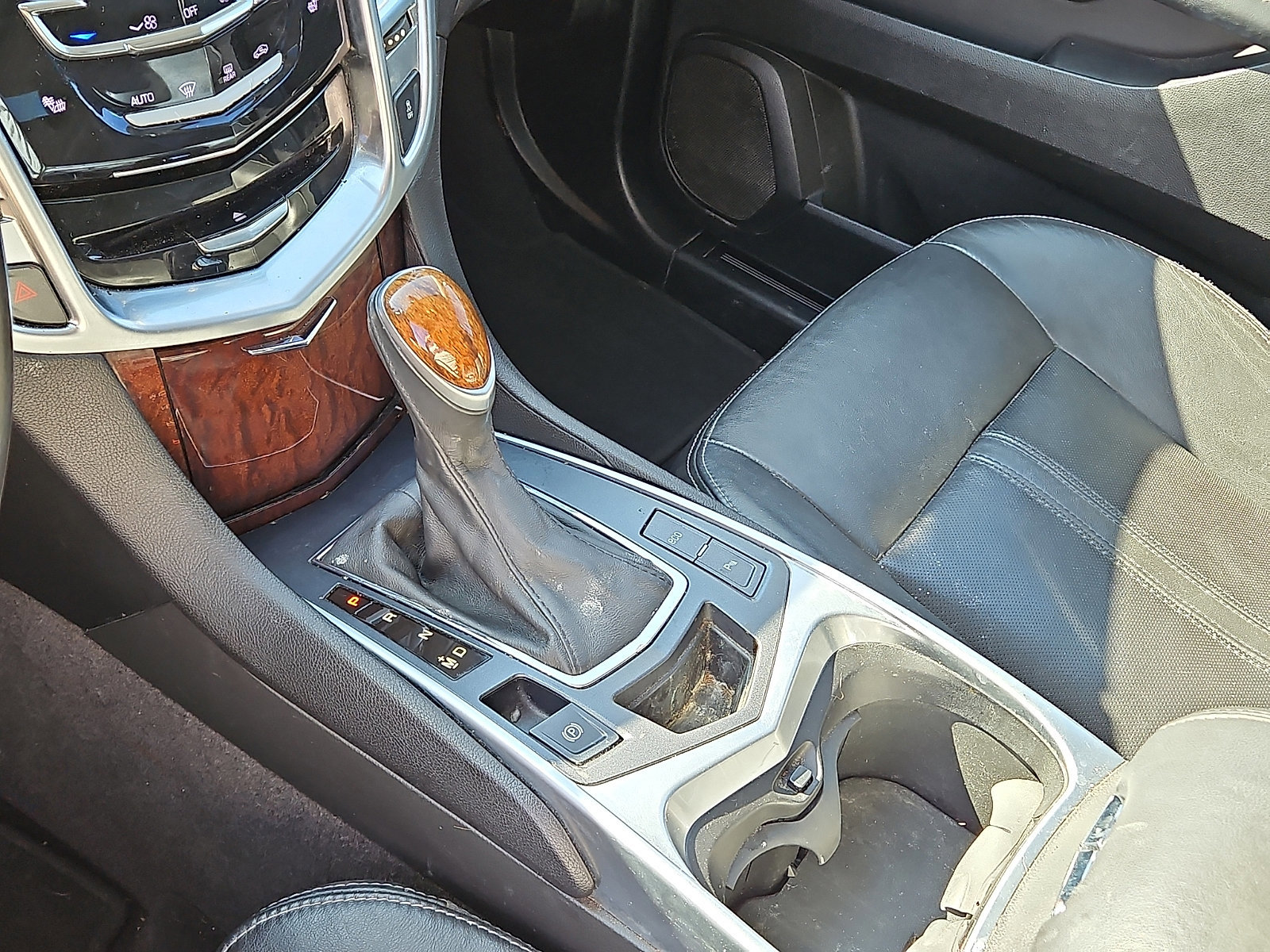 Used 2015 Cadillac SRX Luxury image 20