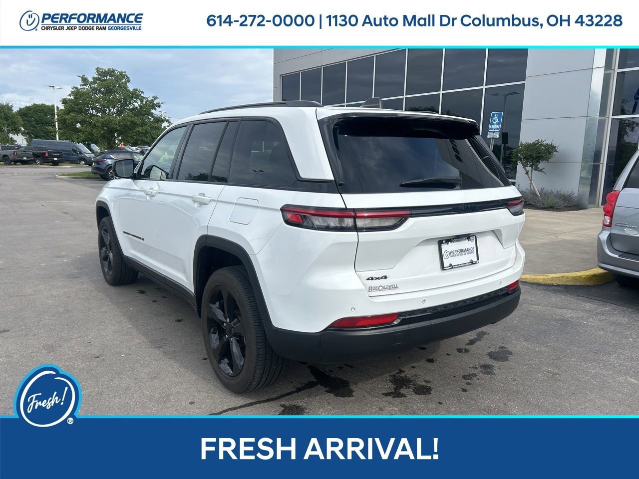 Used 2023 Jeep Grand Cherokee Altitude AWD/4WD image 6