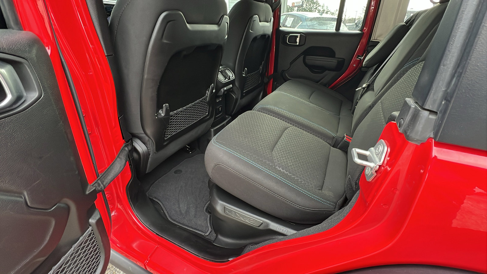 Used 2025 Jeep Wrangler Unlimited Rubicon 4xe image 23