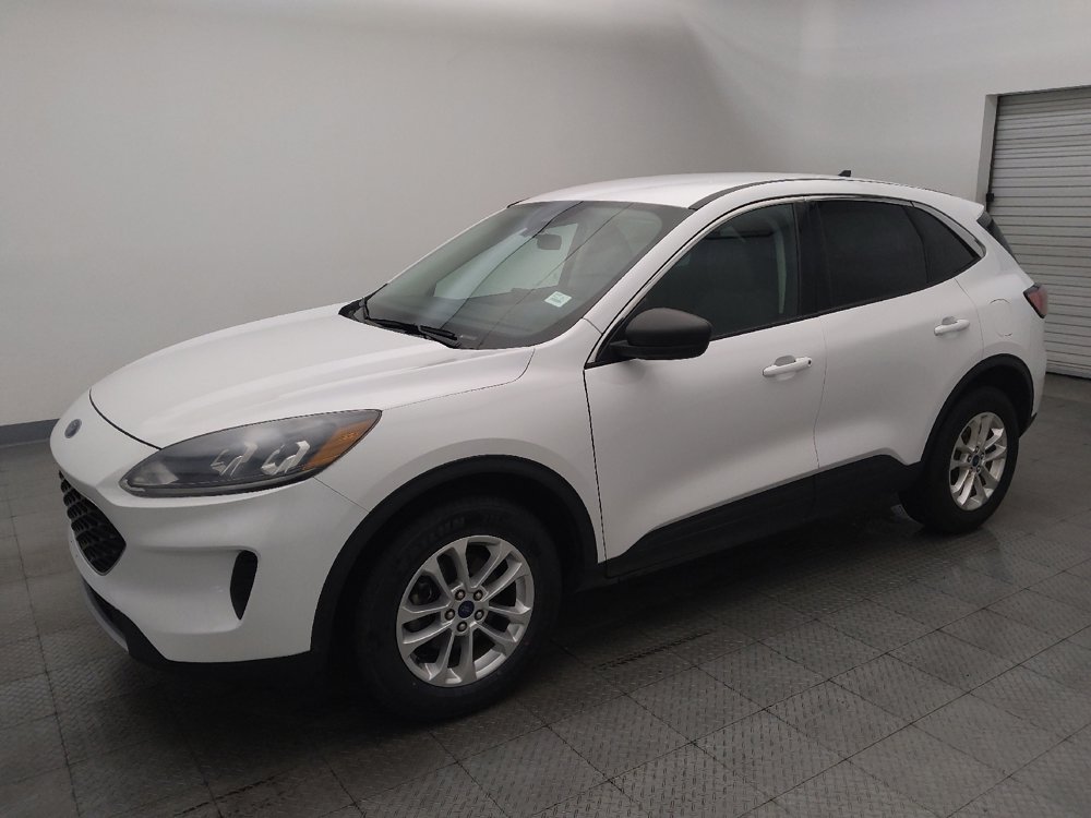 Used 2022 Ford Escape SE w/ Cold Weather Package image 2