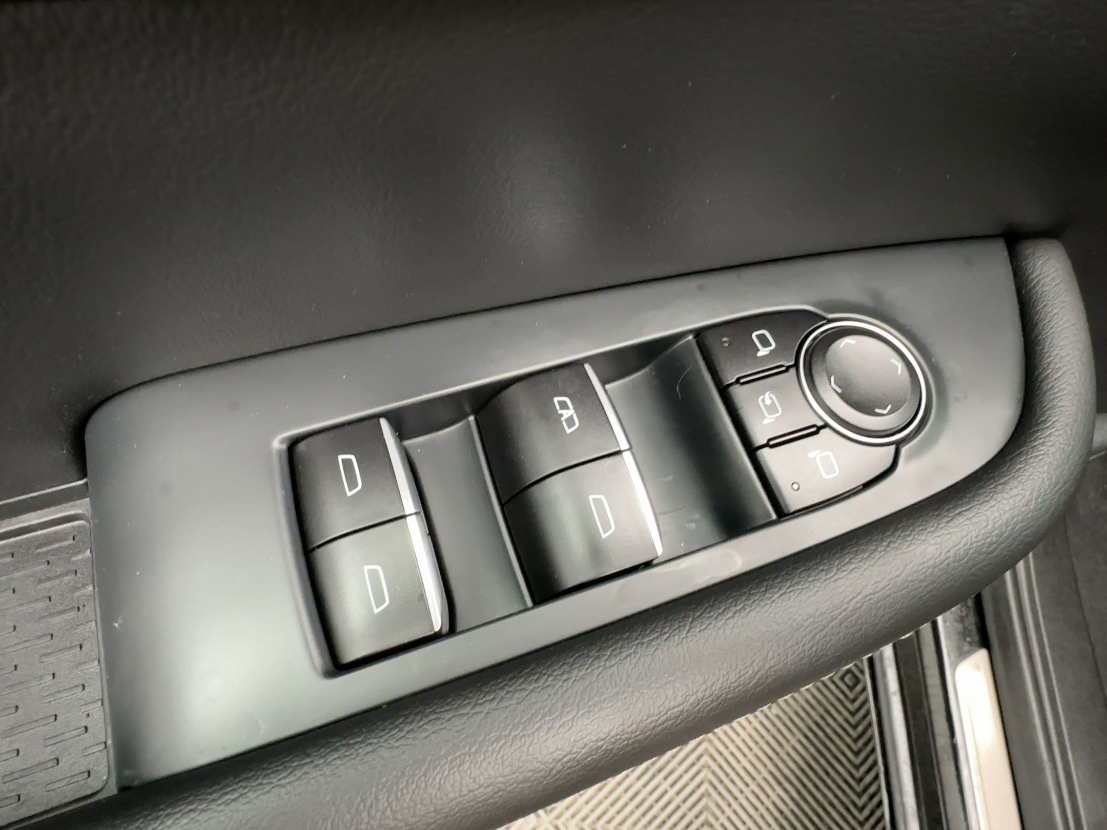 Used 2025 Buick Enclave Sport Touring image 13