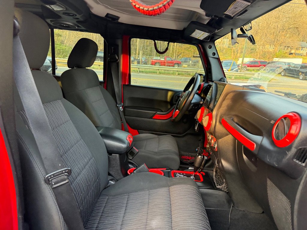 Used 2012 Jeep Wrangler Unlimited Sport AWD/4WD image 81