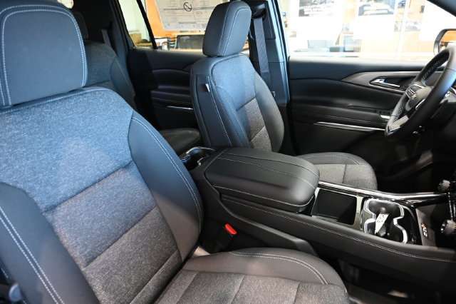 New 2027 Chevrolet Traverse LT w/ LPO, Floor Liner Package AWD/4WD image 8