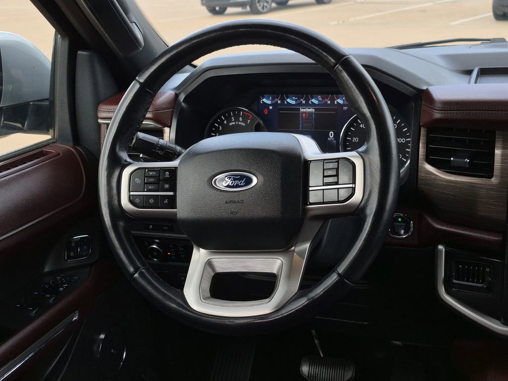 Used 2024 Ford Expedition Limited AWD/4WD image 12