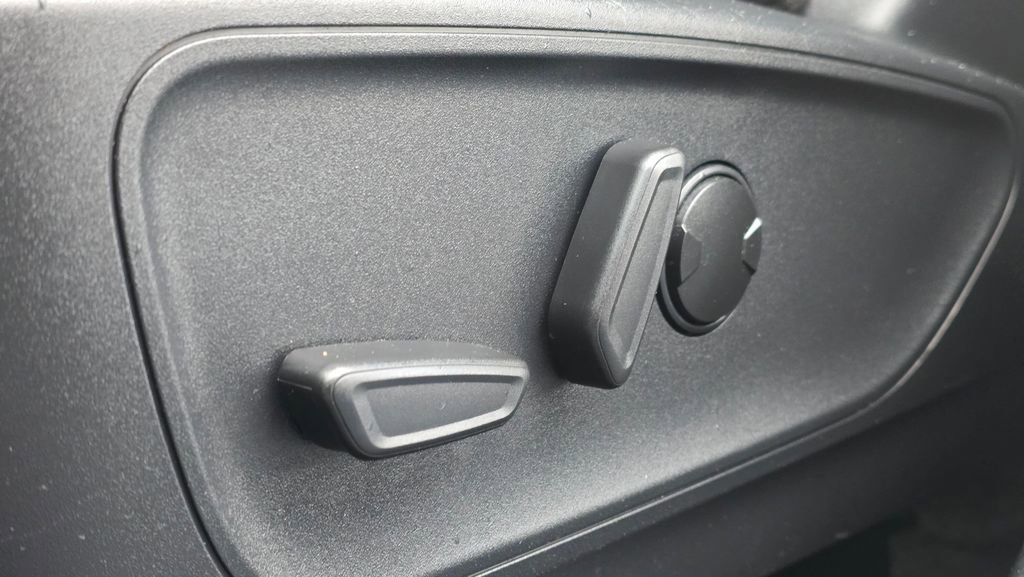 Used 2025 Ford Escape Platinum image 25