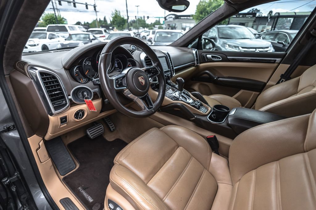 Used 2016 Porsche Cayenne GTS AWD/4WD image 18