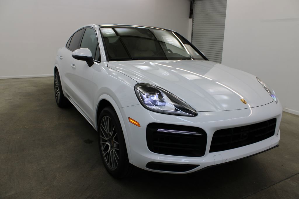 Certified 2023 Porsche Cayenne Platinum Edition image 9