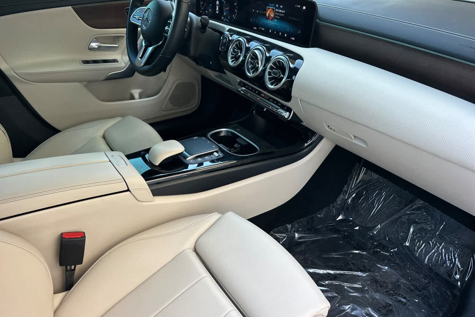 Used 2023 Mercedes-Benz CLA 250 image 14