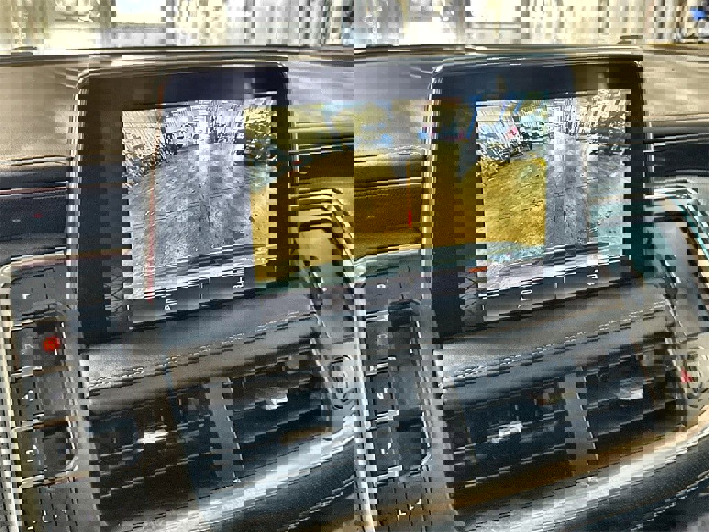 Used 2022 GMC Yukon XL AT4 image 20