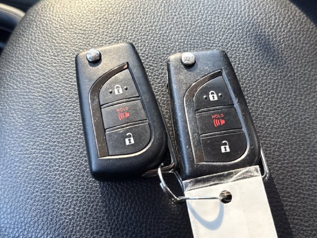 Used 2020 Toyota RAV4 LE AWD/4WD image 31