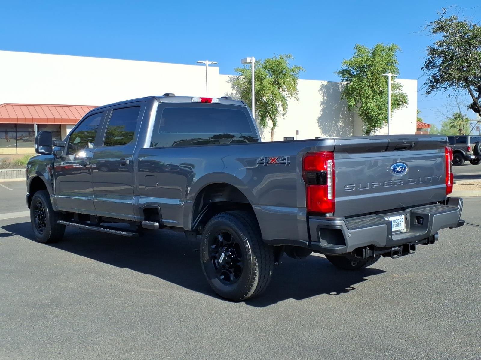 Used 2024 Ford F250 XL w/ STX Appearance Package AWD/4WD image 3