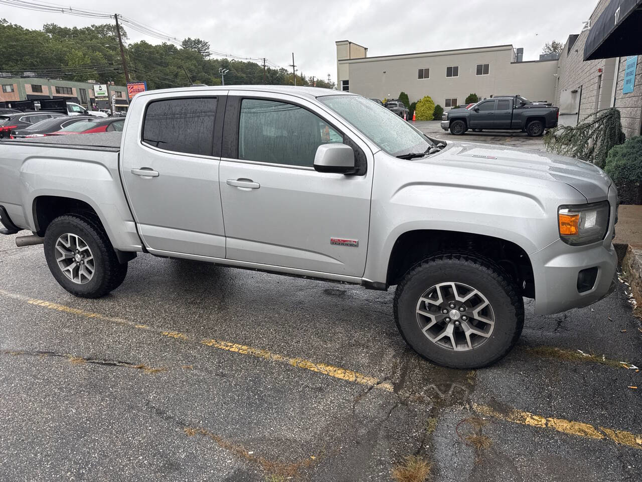 Used 2017 GMC Canyon SLE w/ All Terrain Package image 9