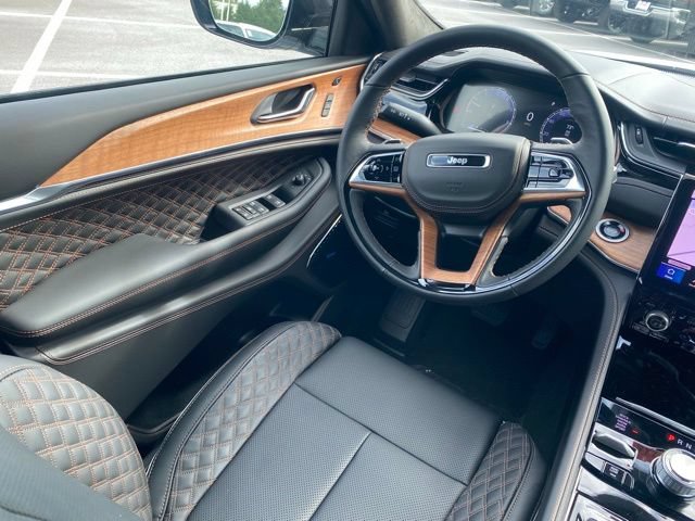 New 2025 Jeep Grand Cherokee L Summit AWD/4WD image 37