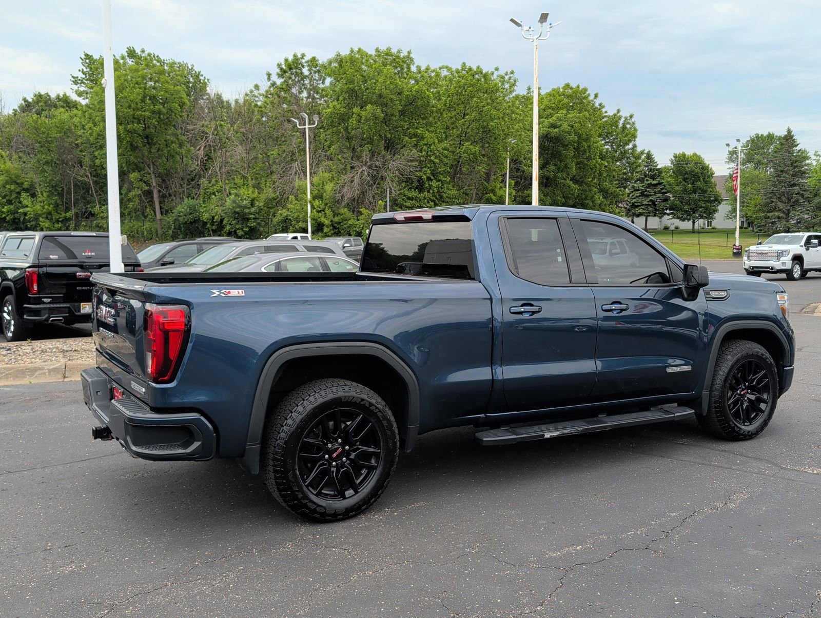 Used 2019 GMC Sierra 1500 Elevation w/ Elevation Value Package AWD/4WD image 4