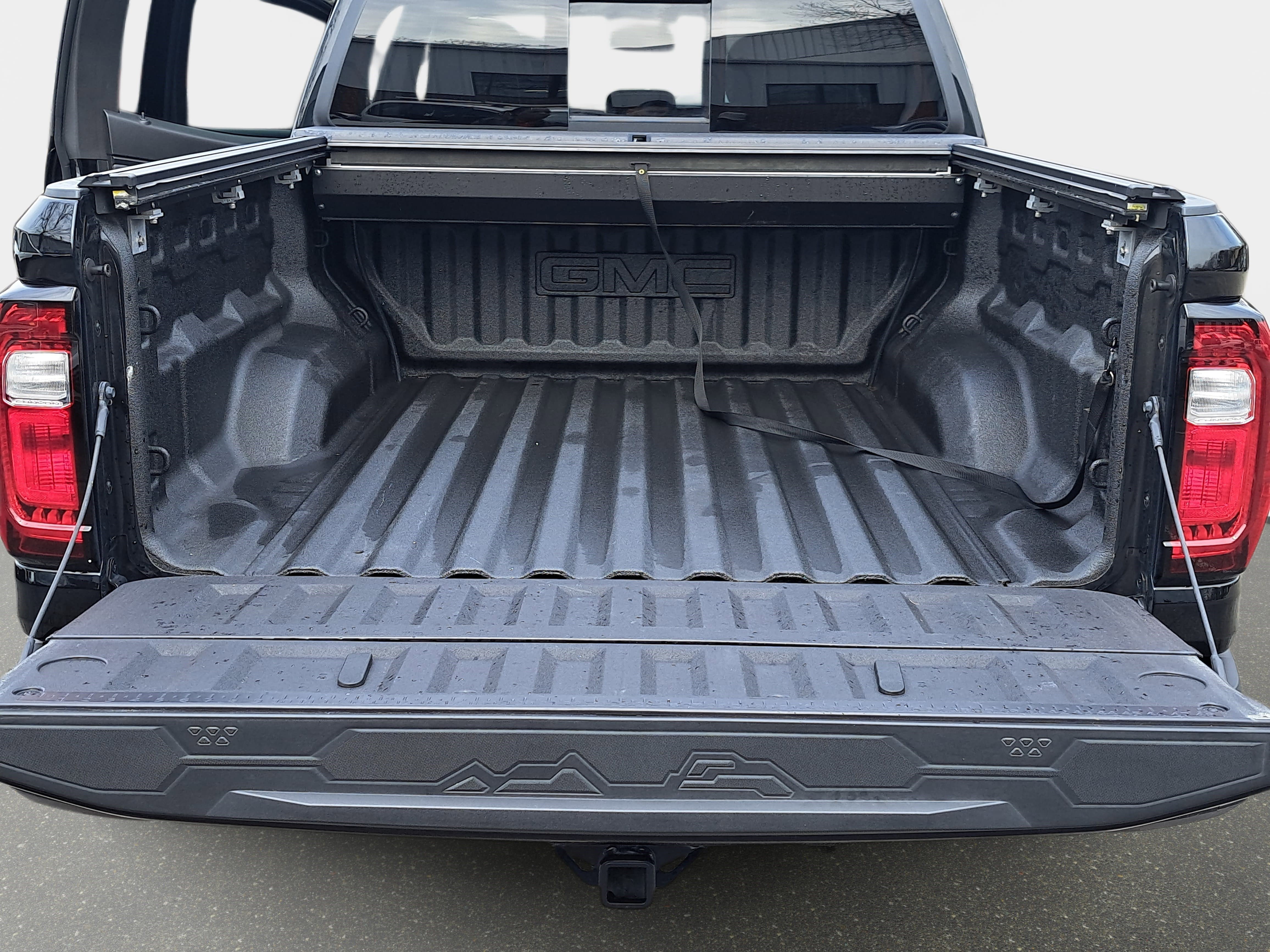 Used 2025 GMC Canyon Denali w/ LPO, Denali Black Edition image 12