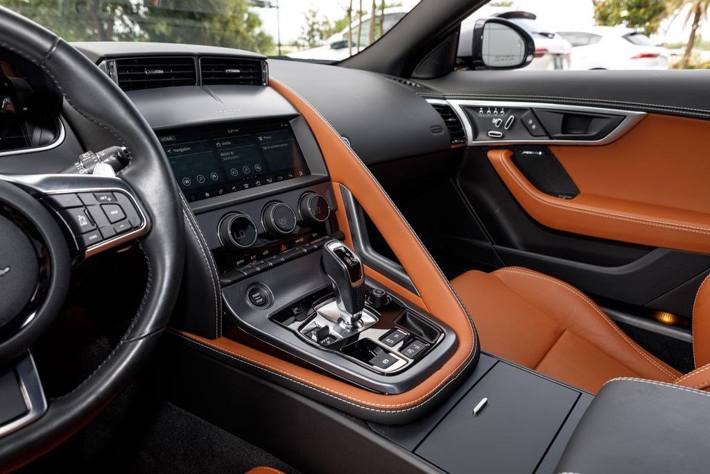 Used 2023 Jaguar F-TYPE Coupe RWD image 23