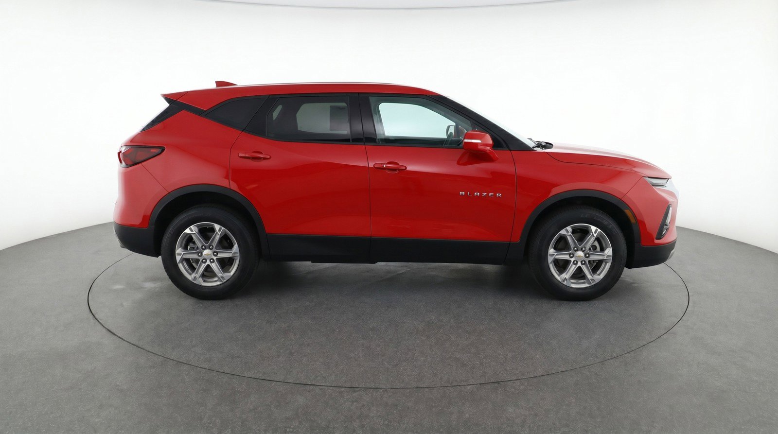 Used 2025 Chevrolet Blazer LT FWD image 11