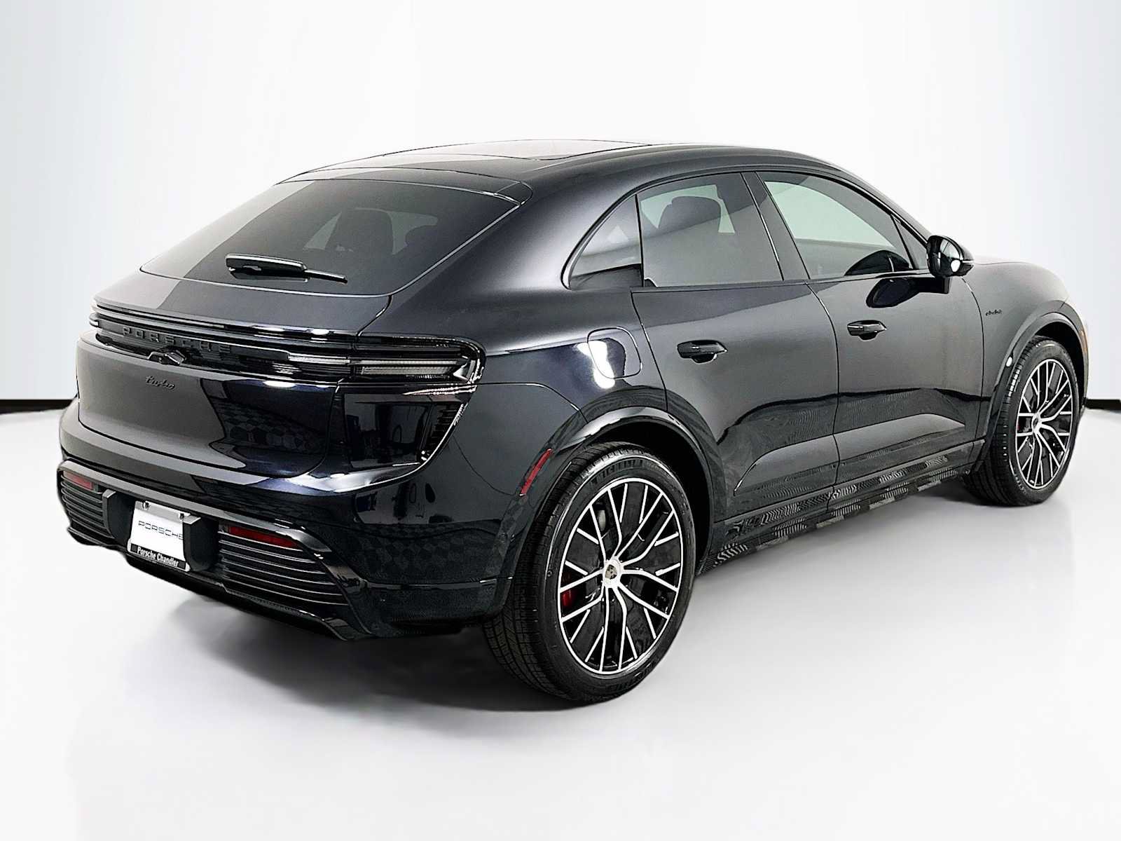 Used 2025 Porsche Macan Turbo Electric AWD/4WD image 9