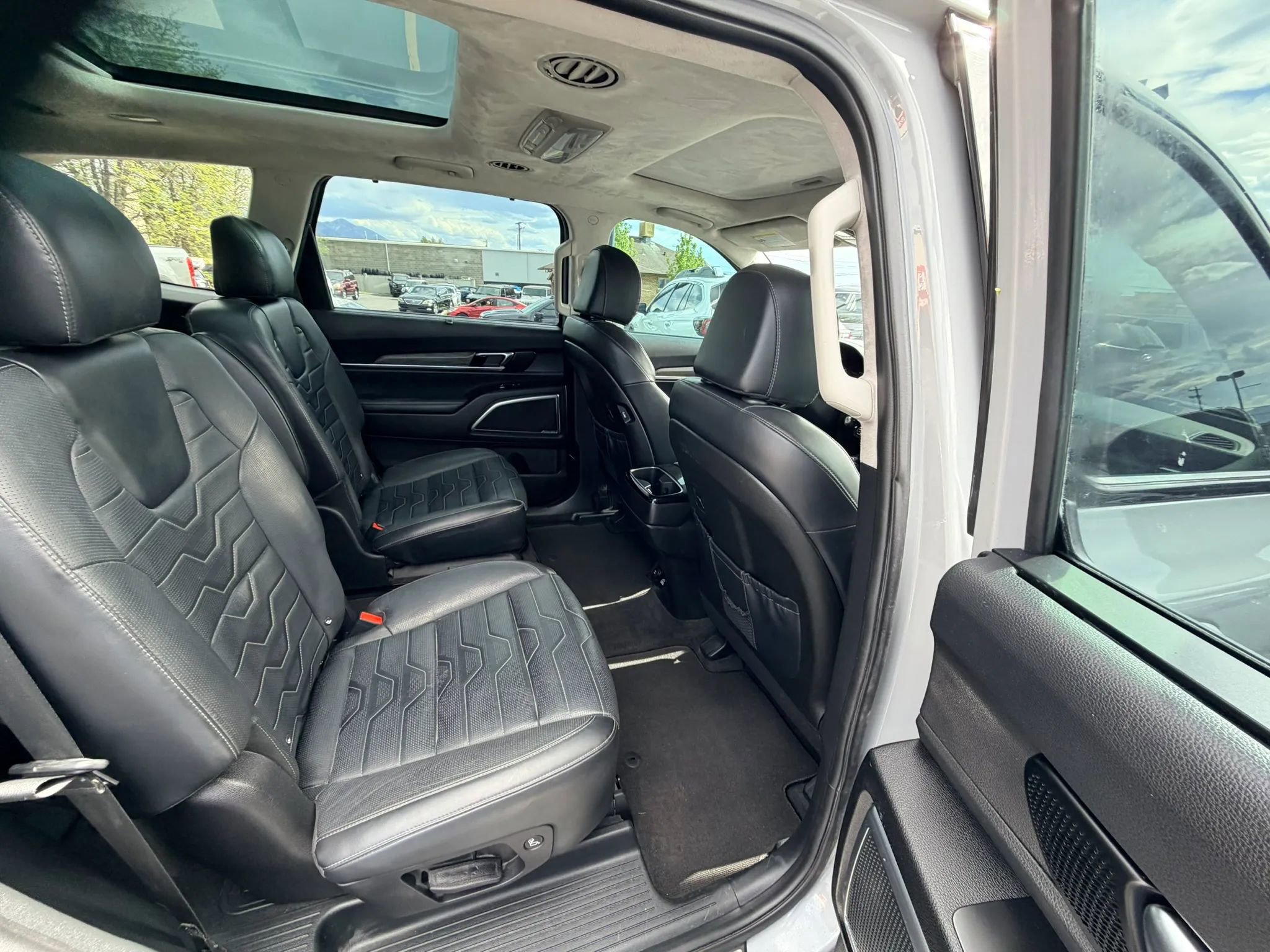 Used 2022 Kia Telluride SX w/ SX Prestige Package image 21