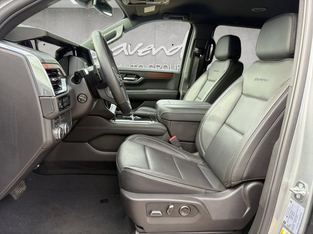 Used 2025 GMC Yukon XL Denali AWD/4WD image 19