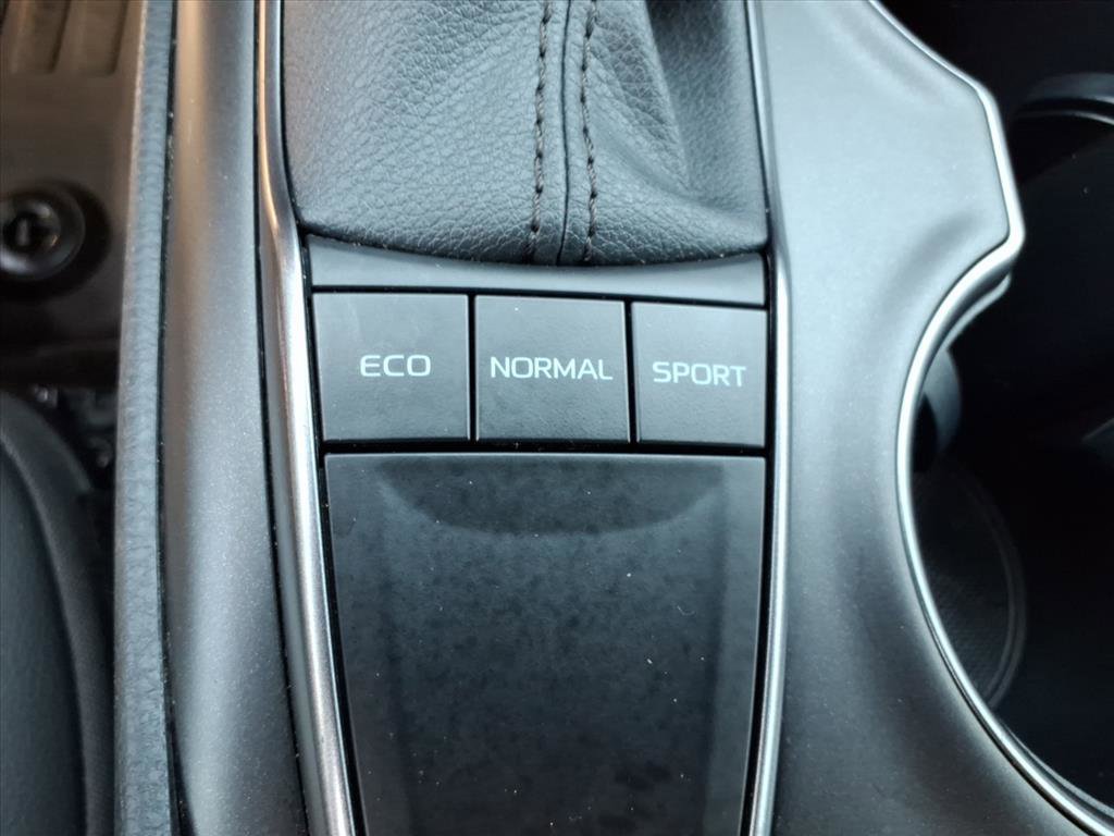 Used 2023 Toyota Camry SE FWD image 18