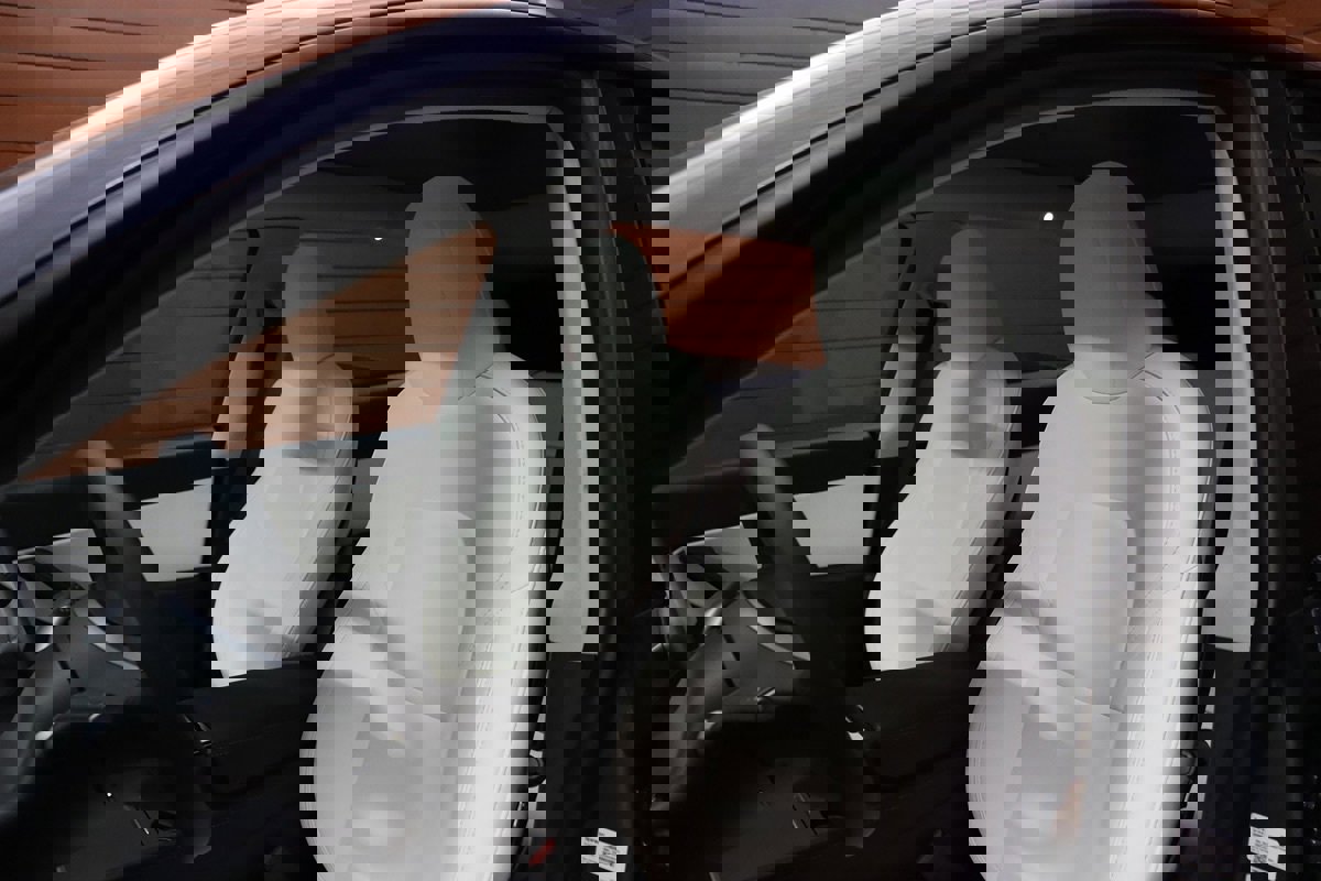 Used 2021 Tesla Model Y Long Range image 33