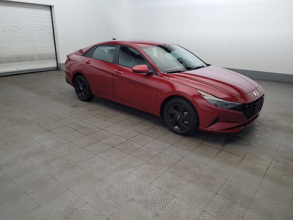 Used 2023 Hyundai Elantra SEL w/ Preferred Accessory Package FWD image 11