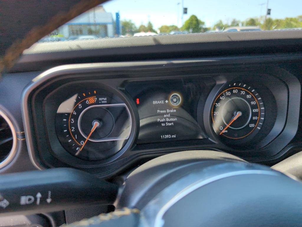 Used 2024 Jeep Wrangler Unlimited Sahara w/ Technology Group AWD/4WD image 6