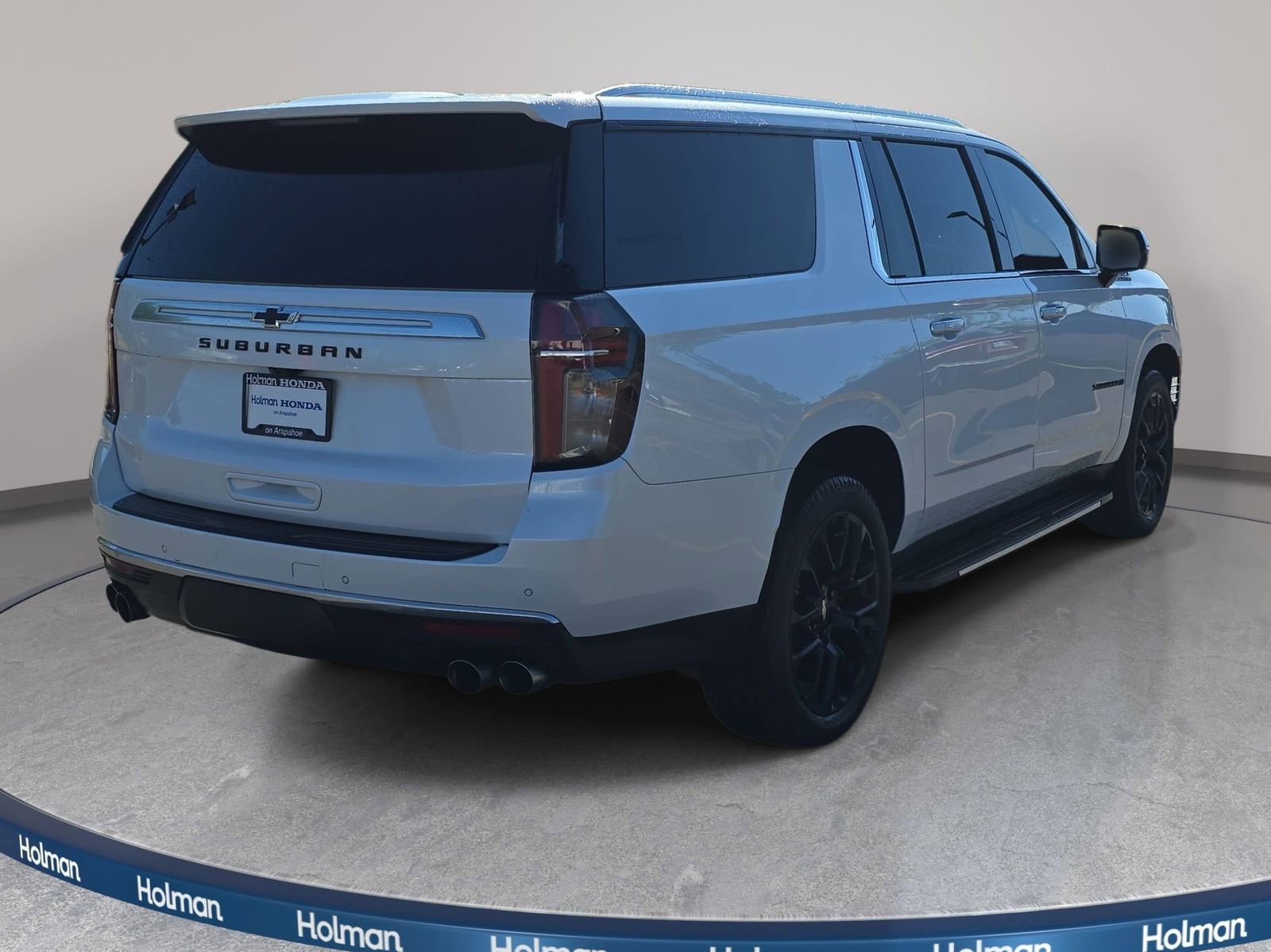 Used 2023 Chevrolet Suburban High Country AWD/4WD image 6