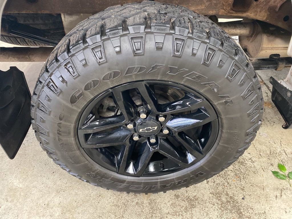 Used 2021 Chevrolet Silverado 1500 Custom Trail Boss w/ LPO, Dark Essentials Package image 11