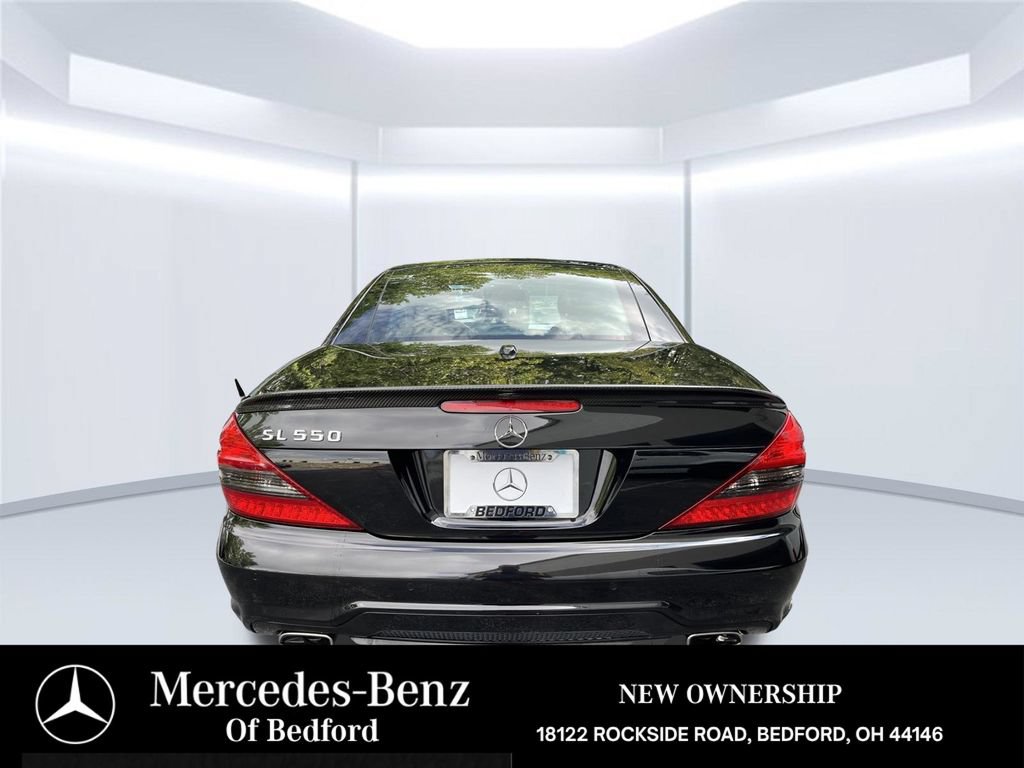 Used 2011 Mercedes-Benz SL 550 image 4