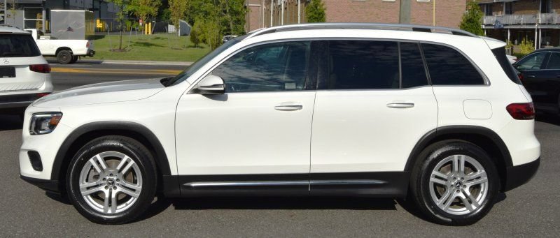 Used 2023 Mercedes-Benz GLB 250 4MATIC w/ Premium Package image 6